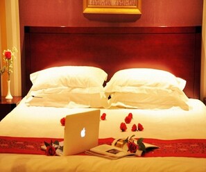 Deluxe Double Room | 2 bedrooms, premium bedding, minibar, in-room safe