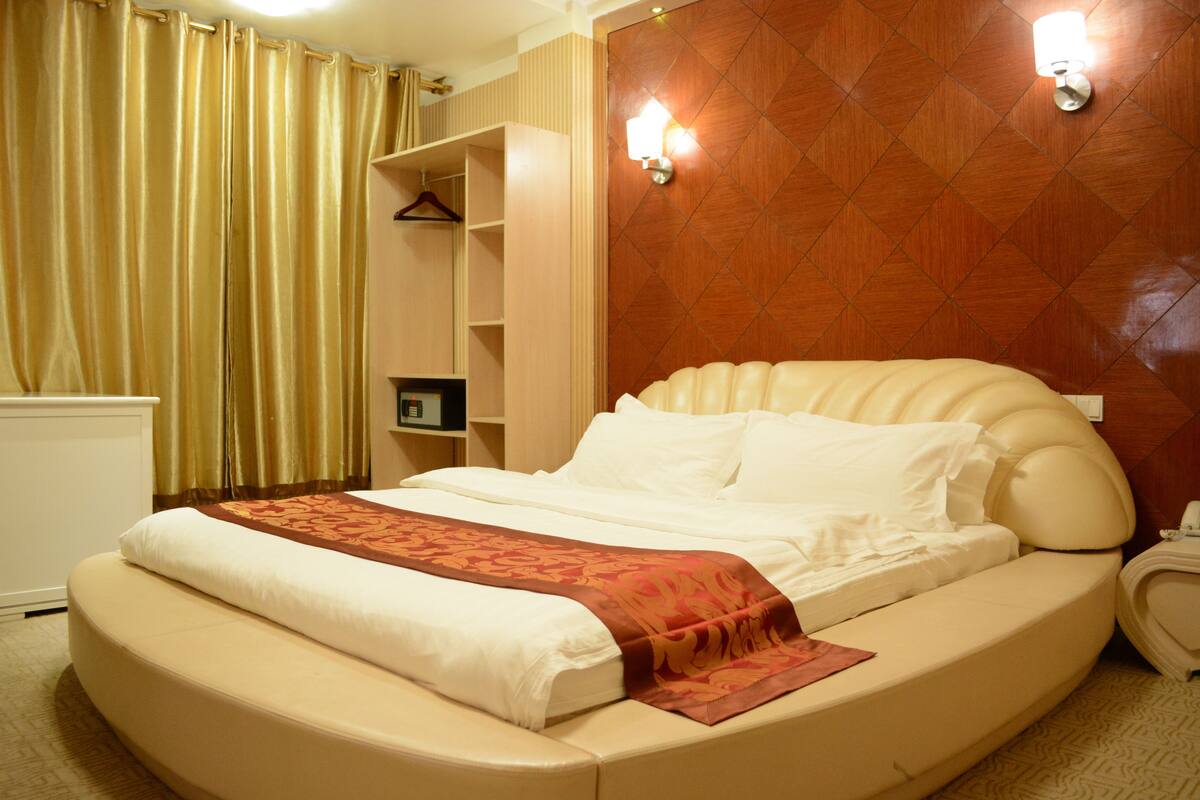2 Schlafzimmer, hochwertige Bettwaren, Minibar, Zimmersafe