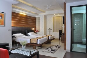 迷你吧、客房內保險箱、書桌、熨斗/熨衣板