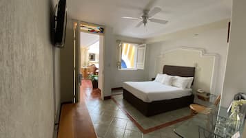Standard Room, 1 Double Bed | In-room safe, iron/ironing board, free WiFi, bed sheets