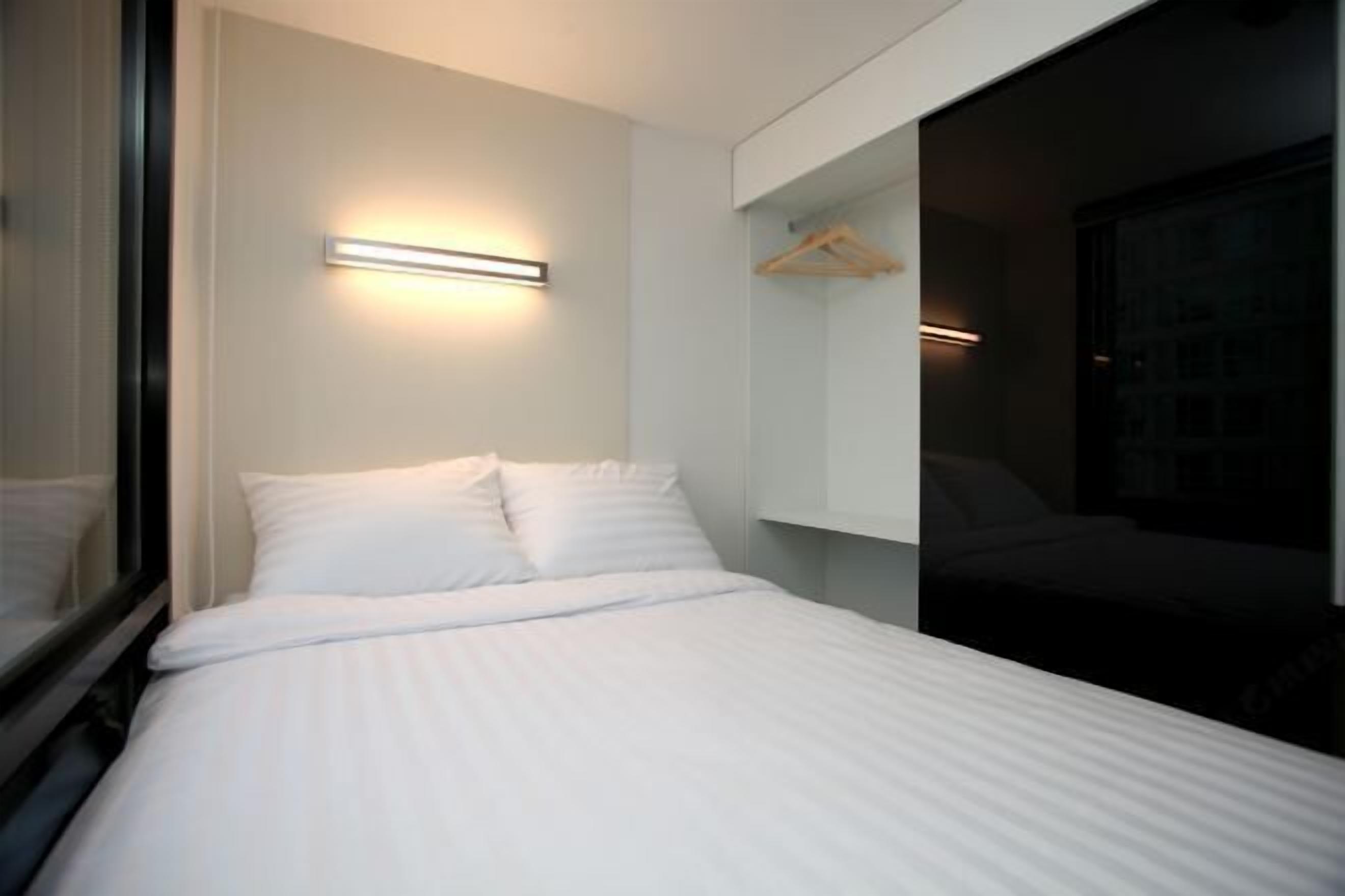 Blackout curtains, free WiFi, bed sheets