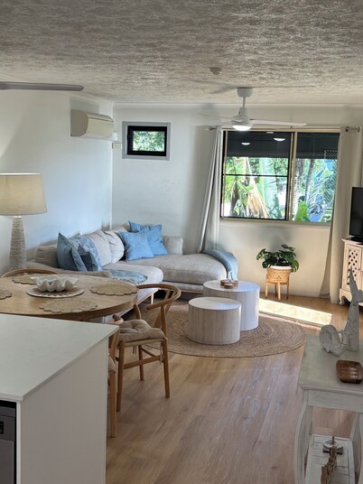 Airlie Apartments