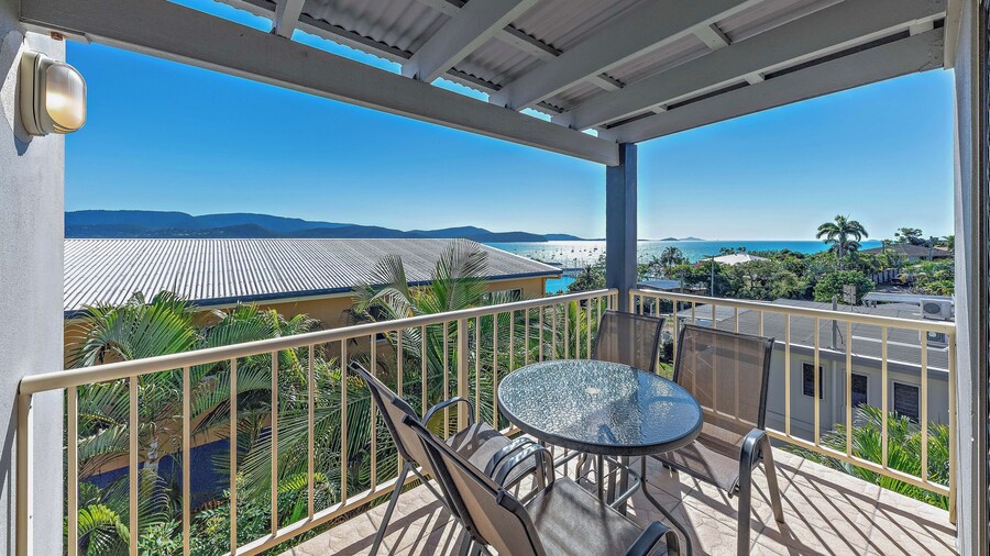Airlie Apartments