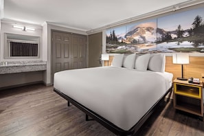 Deluxe Room, 1 King Bed, Non Smoking