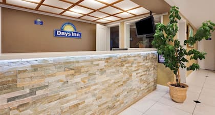 Days Inn by Wyndham Lakewood South Tacoma