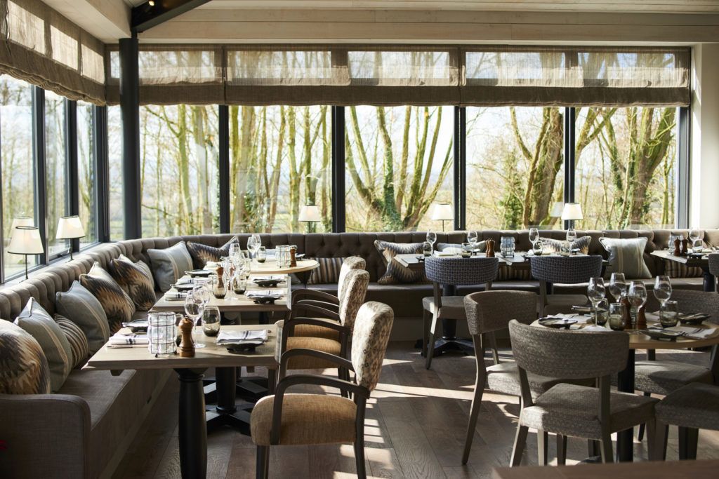 Breakfast, lunch, dinner served; seafood 