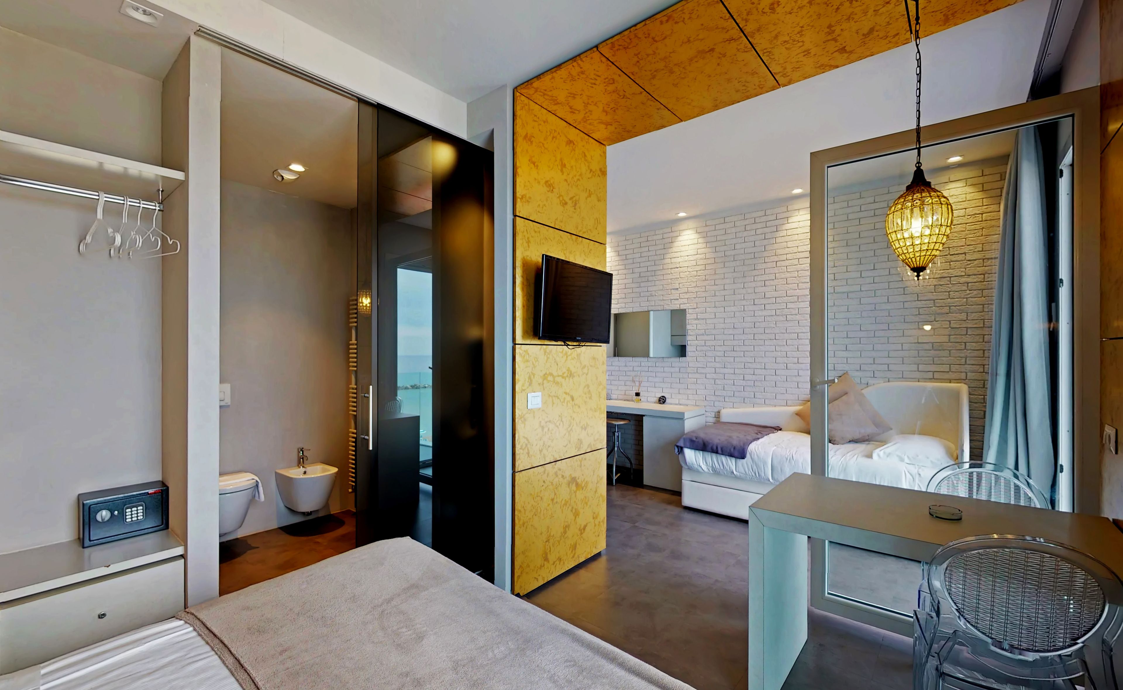 32-inch led tv with digital channels, tv