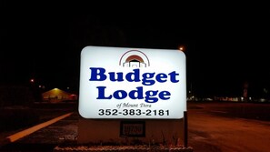 Exterior - Budget Lodge of Mount Dora (Mount Dora)