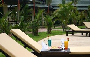 Sundeck - Airport Resort & Spa (Sa Khu)