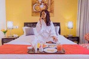 Minibar, in-room safe, desk, laptop workspace - CBD Hotel (Dar es Salaam)