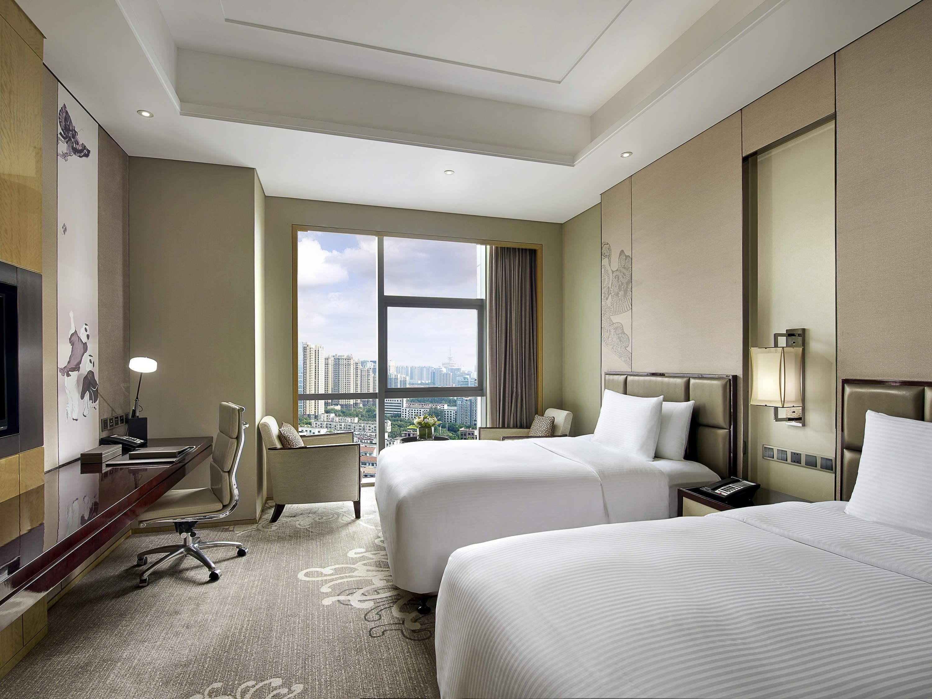 Ropa de cama de alta calidad y minibar 