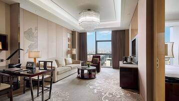 Suite, 1 King Bed | Premium bedding, minibar, in-room safe, desk