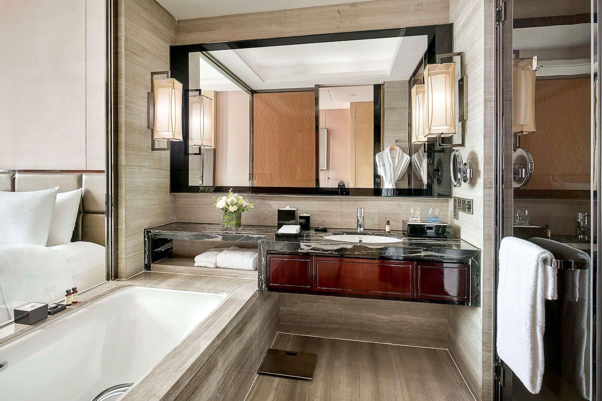Premium bedding, minibar, in-room safe, desk