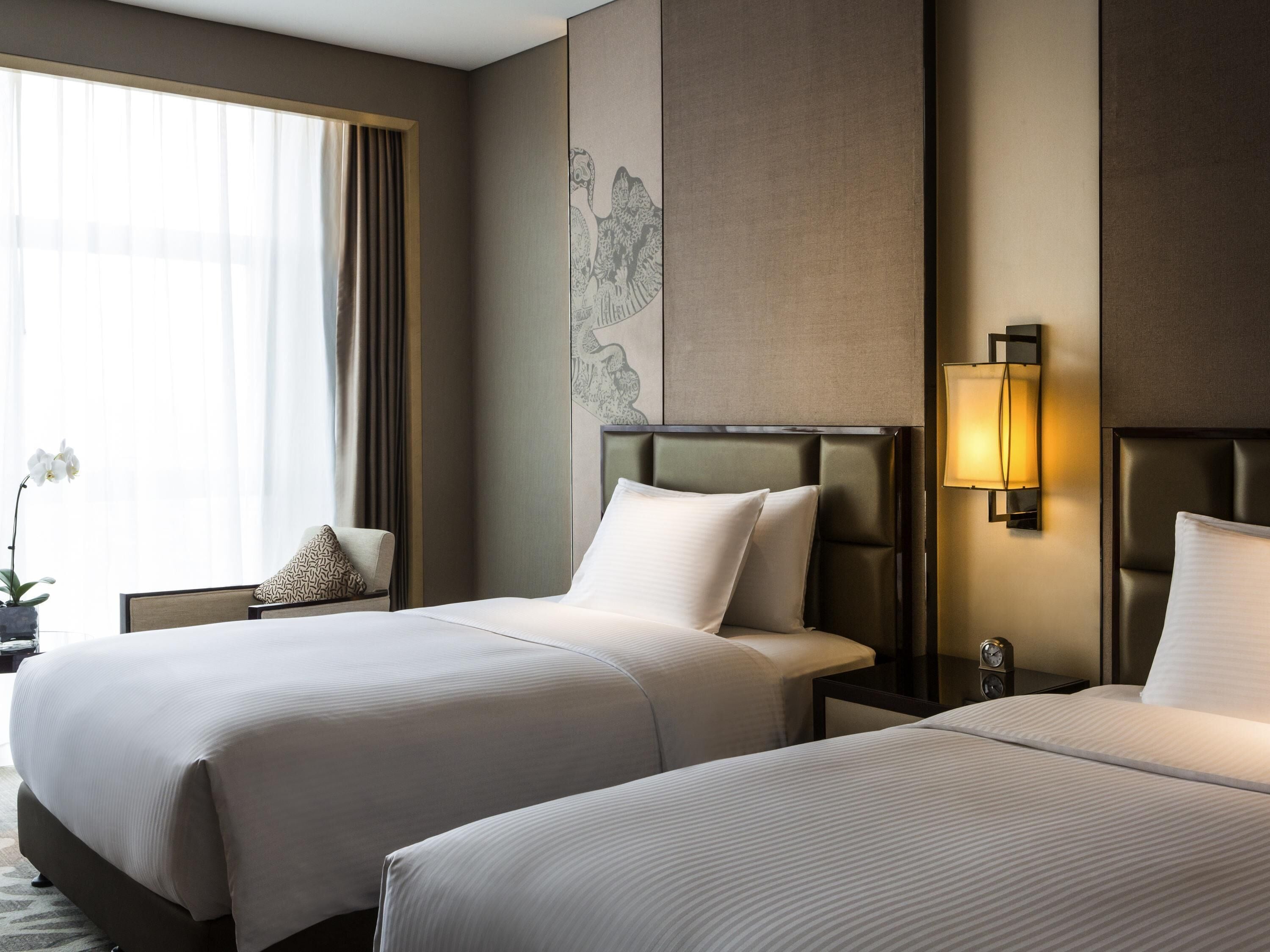 Ropa de cama de alta calidad y minibar 