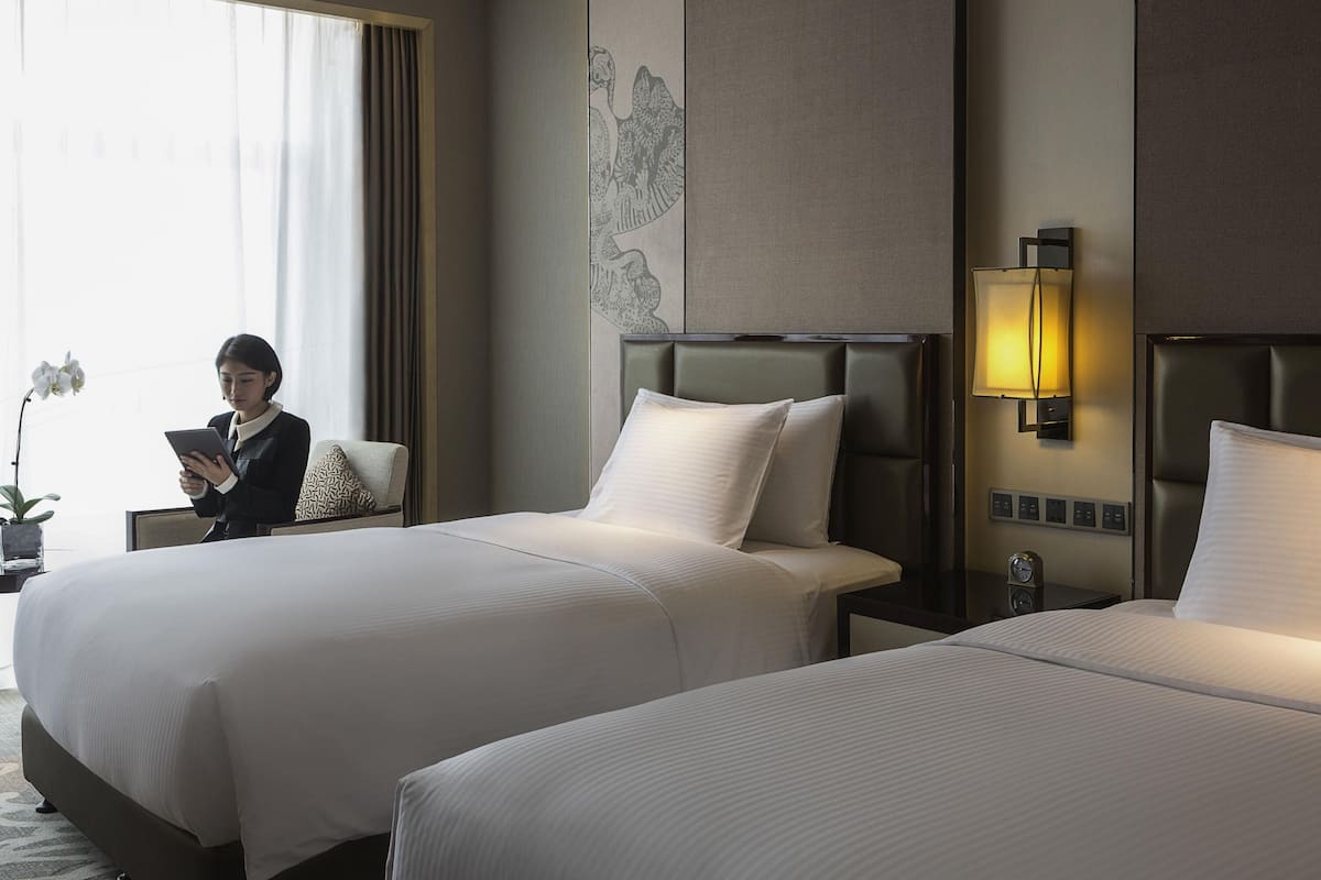 Deluxe Room, 2 Twin Beds | Premium bedding, minibar, in-room safe, desk