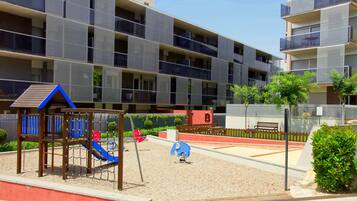 Zona de juegos infantil al aire libre