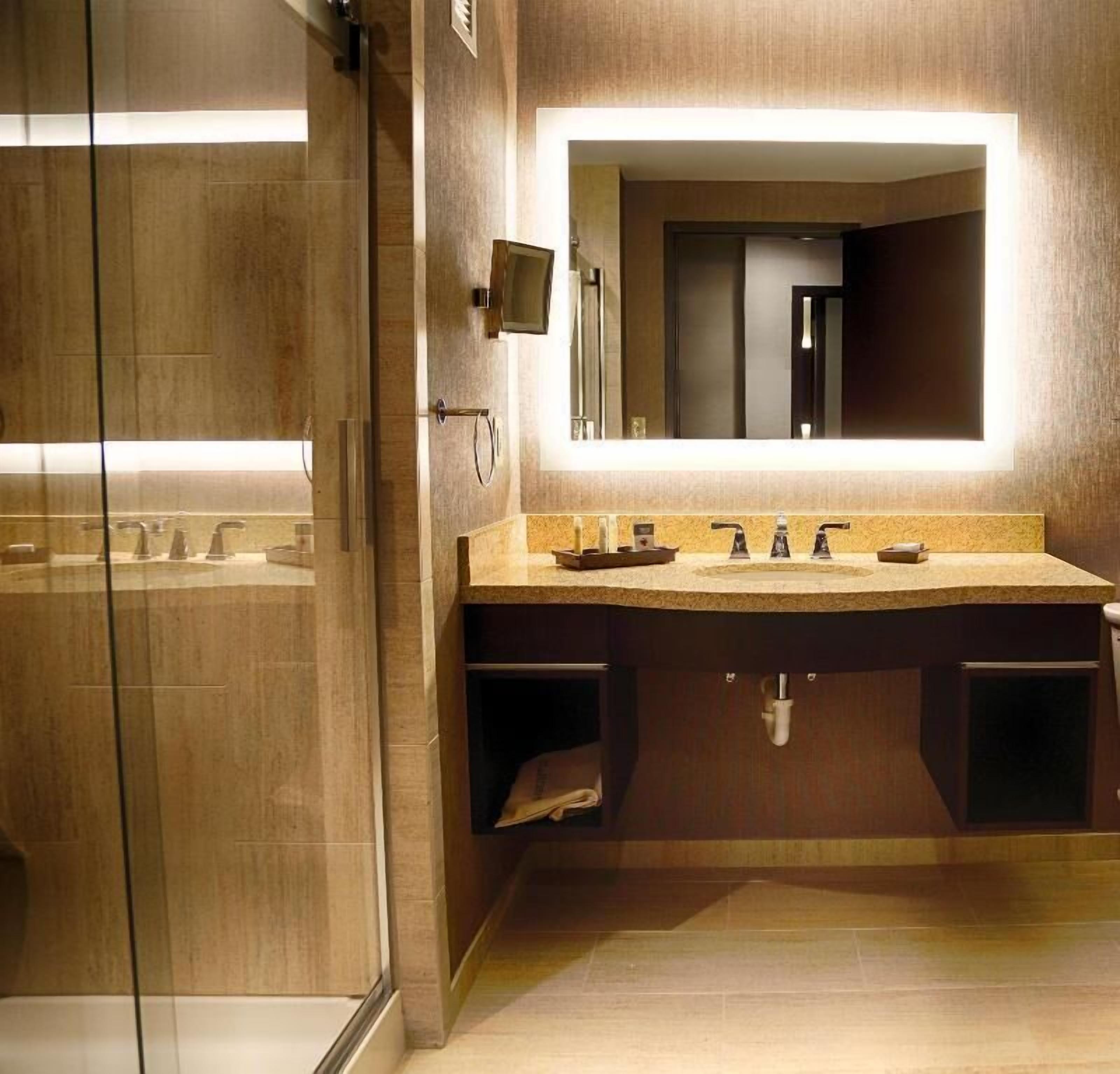 Salle de bain | Douche, articles de toilette gratuits, sèche-cheveux