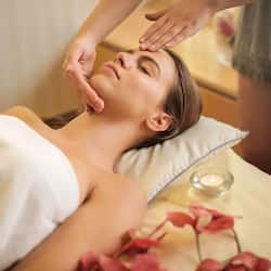 Sauna, hot tub, Turkish bath/hammam, body treatments, detox wraps