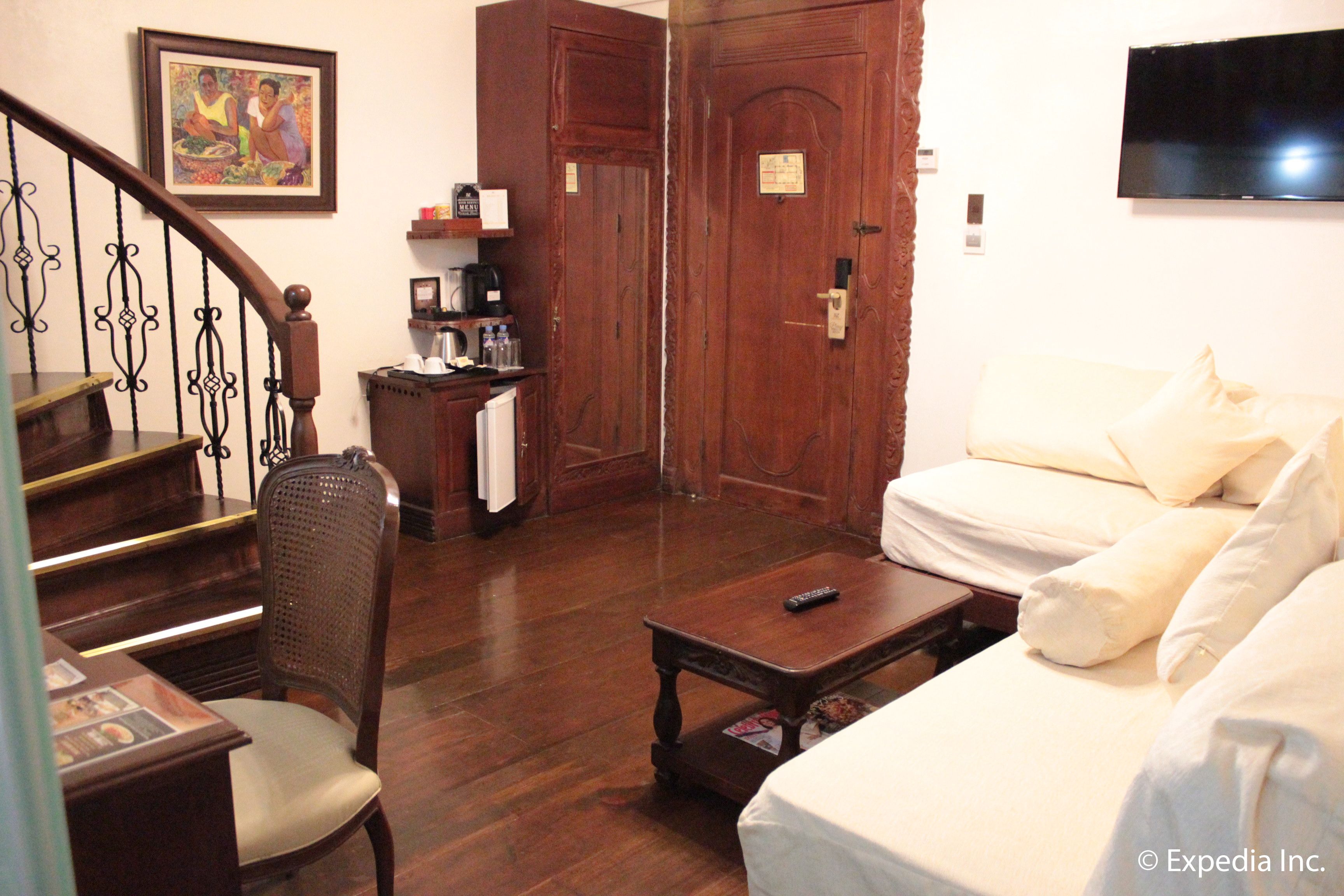 loft suite | living area | lcd tv