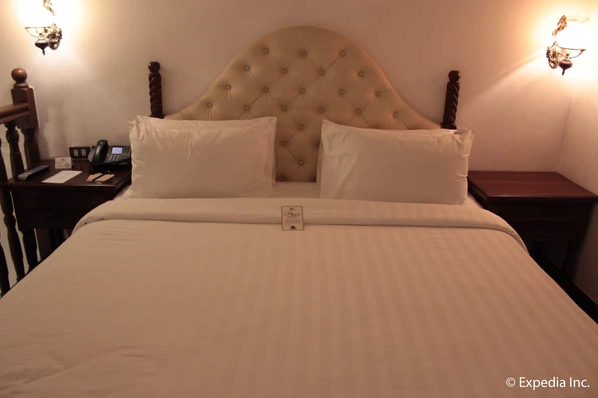 loft suite | minibar, in-room safe, free wifi, bed sheets