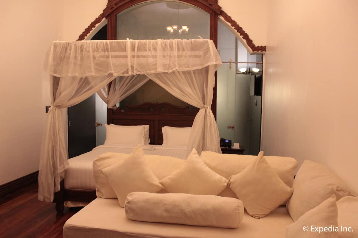 Executive Studio Suite