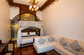 Minibar, in-room safe, free WiFi, bed sheets - Hotel Luna (Vigan)