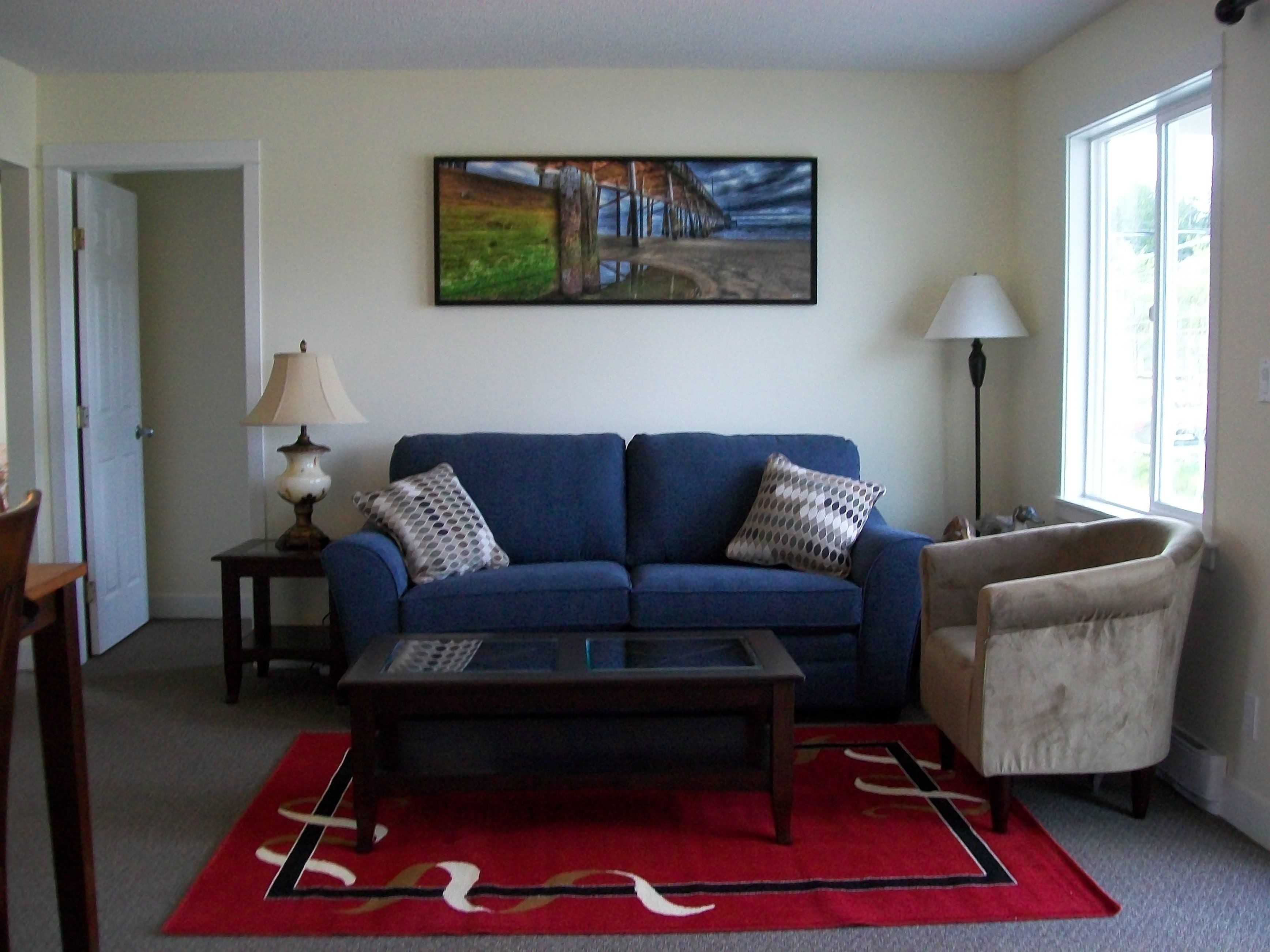 32-inch flat-screen tv with cable channels, tv