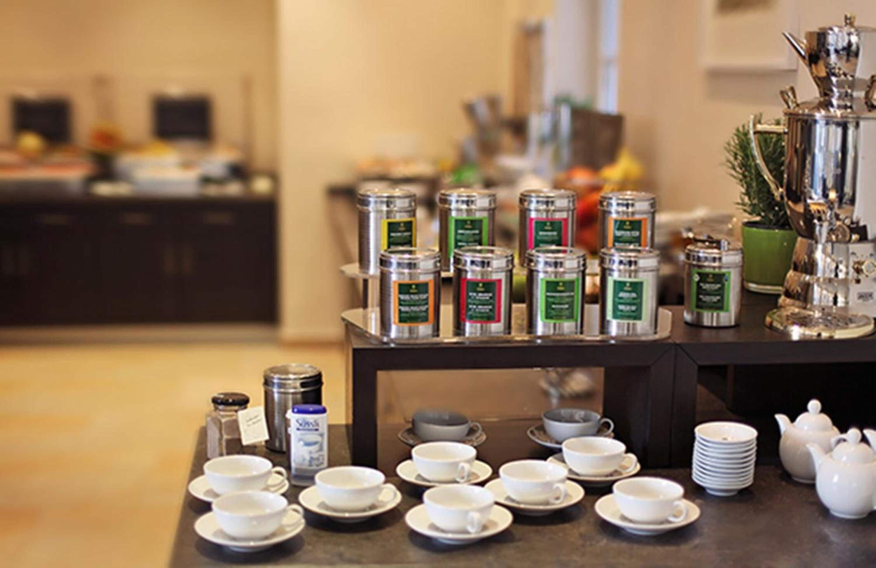 dinner served, local cuisine, al fresco dining