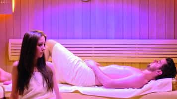 Sauna, perawatan tubuh, pijat Swedia, pijat olahraga, dan body wrap