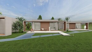 A modern house with a spacious outdoor area, a swimming pool, and a well-maintained lawn. - Casa Arrigo (Linguaglossa)