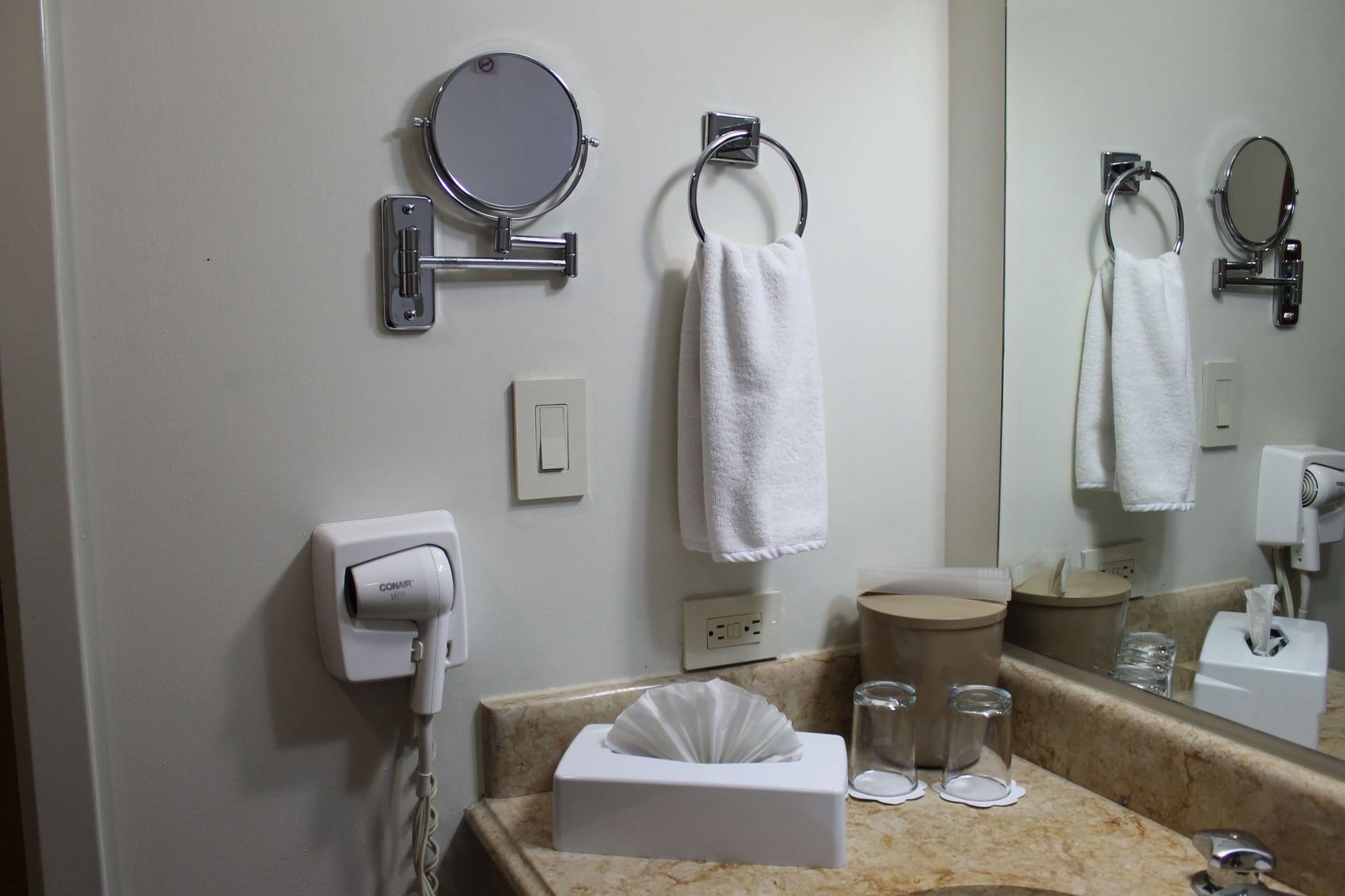 Baño | Amenidades de baño gratuitas, secadora de cabello, toallas 