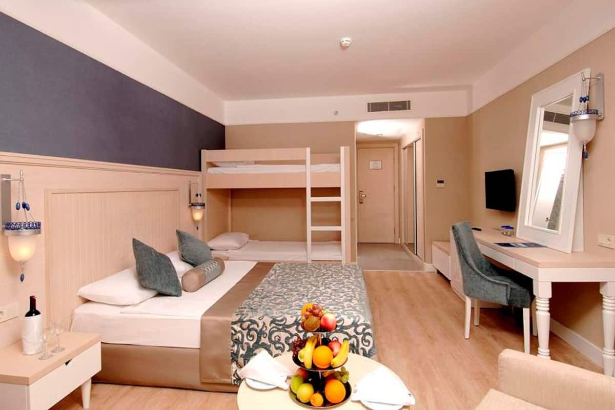 Superior Quadruple Room (with Bunk Bed) | Premium bedding, free minibar, free cribs/infant beds, WiFi