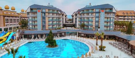 Indoor pool, 2 outdoor pools, pool umbrellas, sun loungers