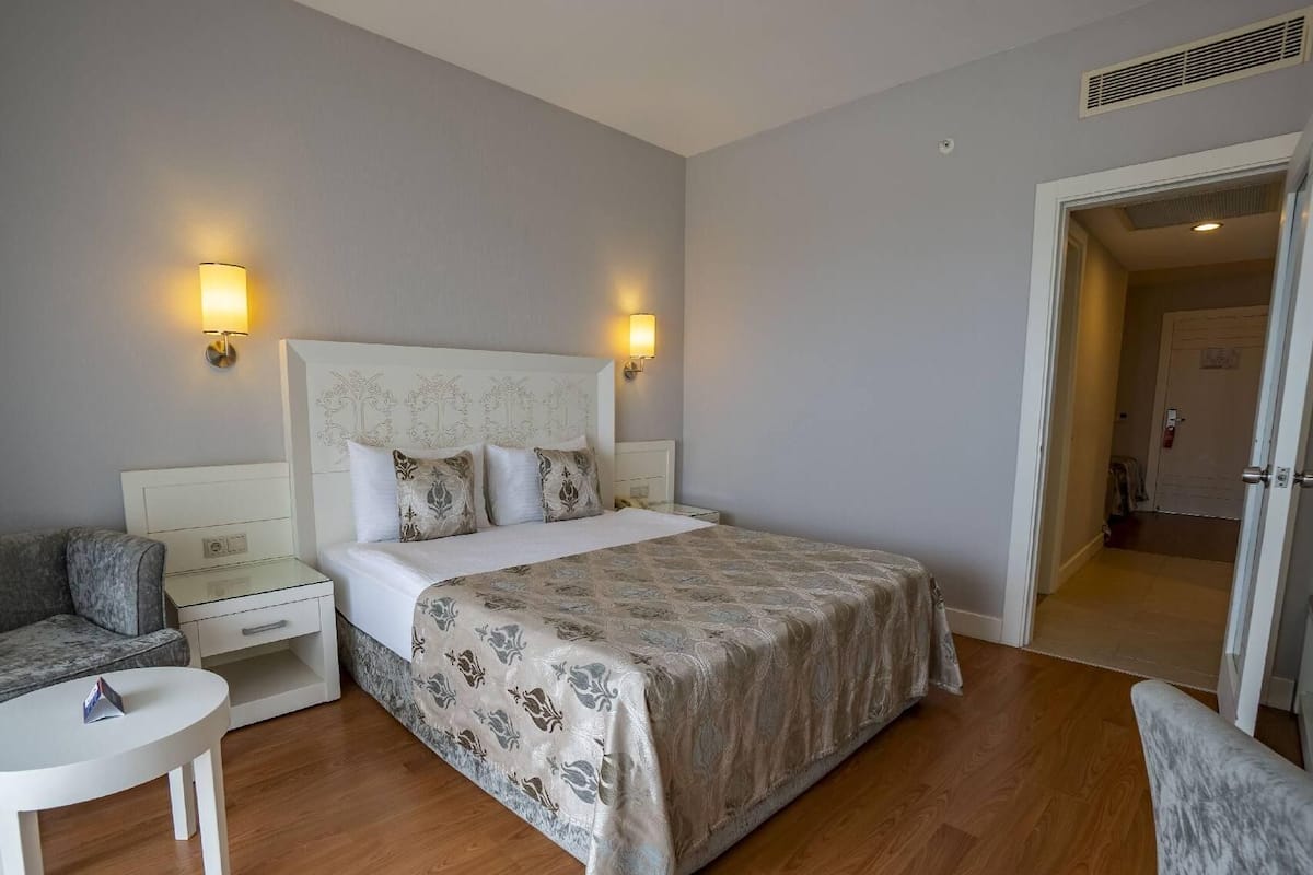 Family Room, Sea View | Premium bedding, free minibar, free cribs/infant beds, WiFi