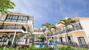 Front of property - In On The Beach (Karon)