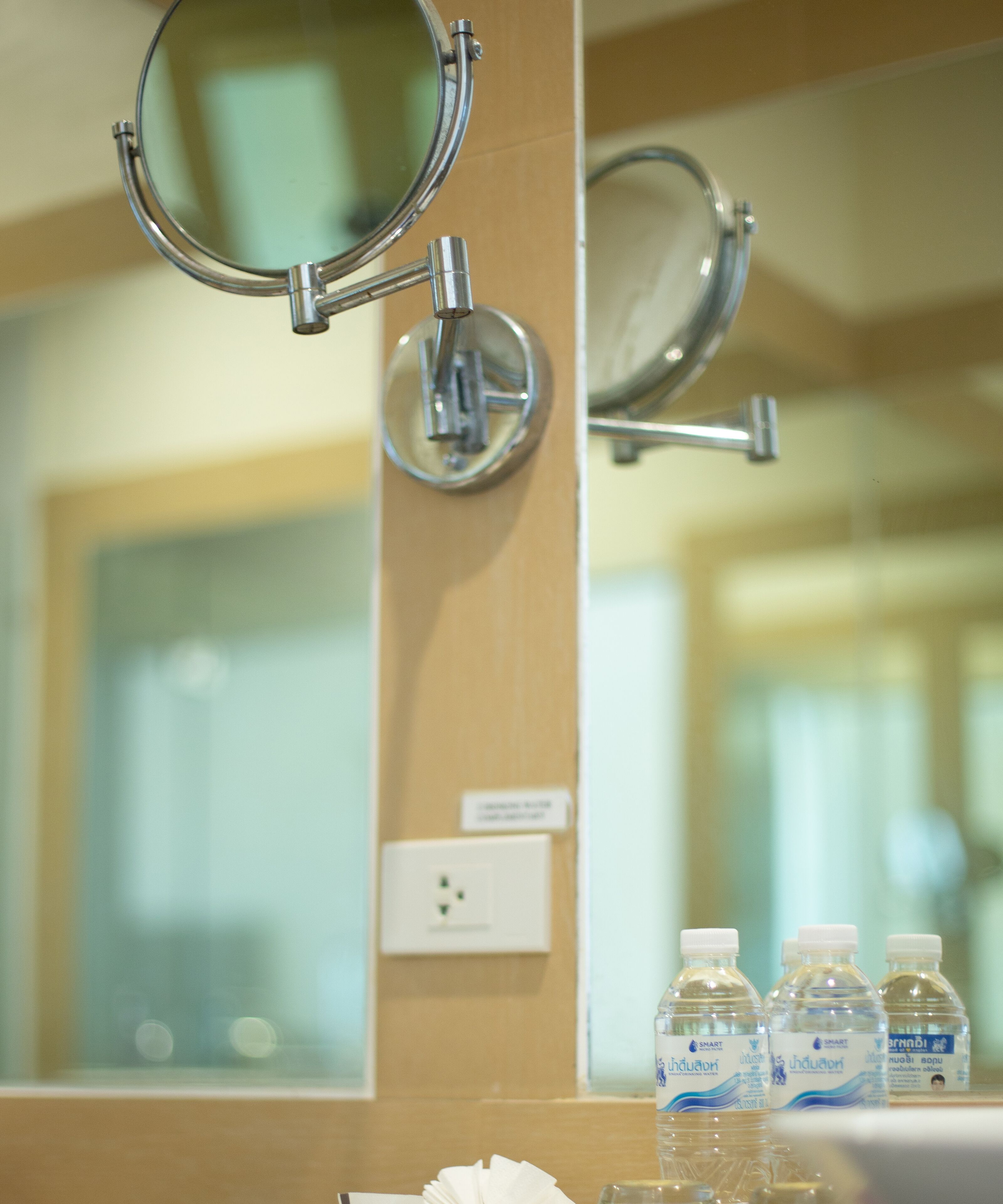 deluxe double room | bathroom | shower, towels