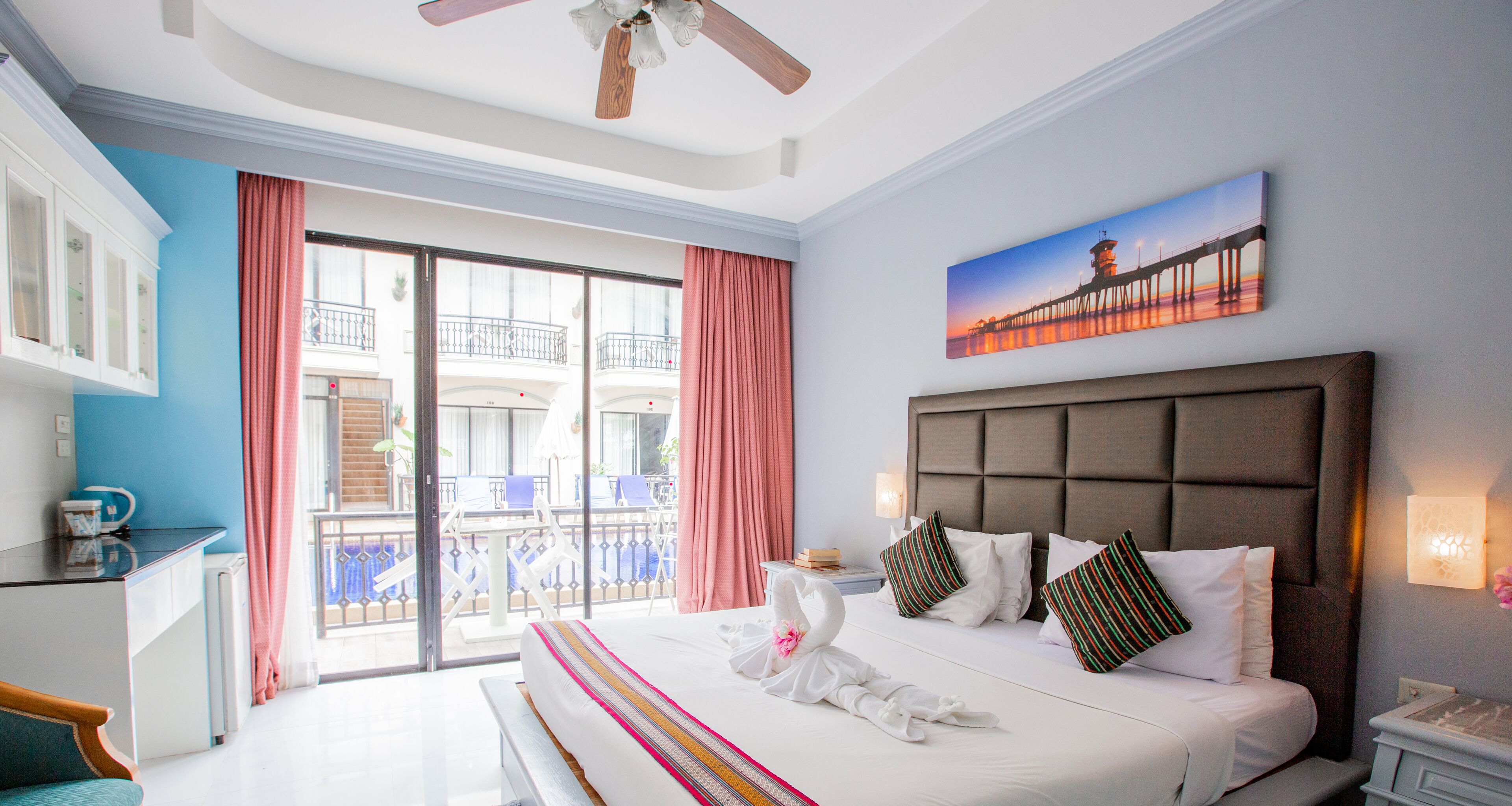 deluxe double room | minibar, rollaway beds, free wifi, bed sheets