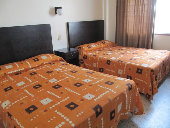 Habitación doble superior | Escritorio y wifi gratis 