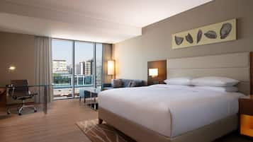 Caja de seguridad en la habitación y escritorio