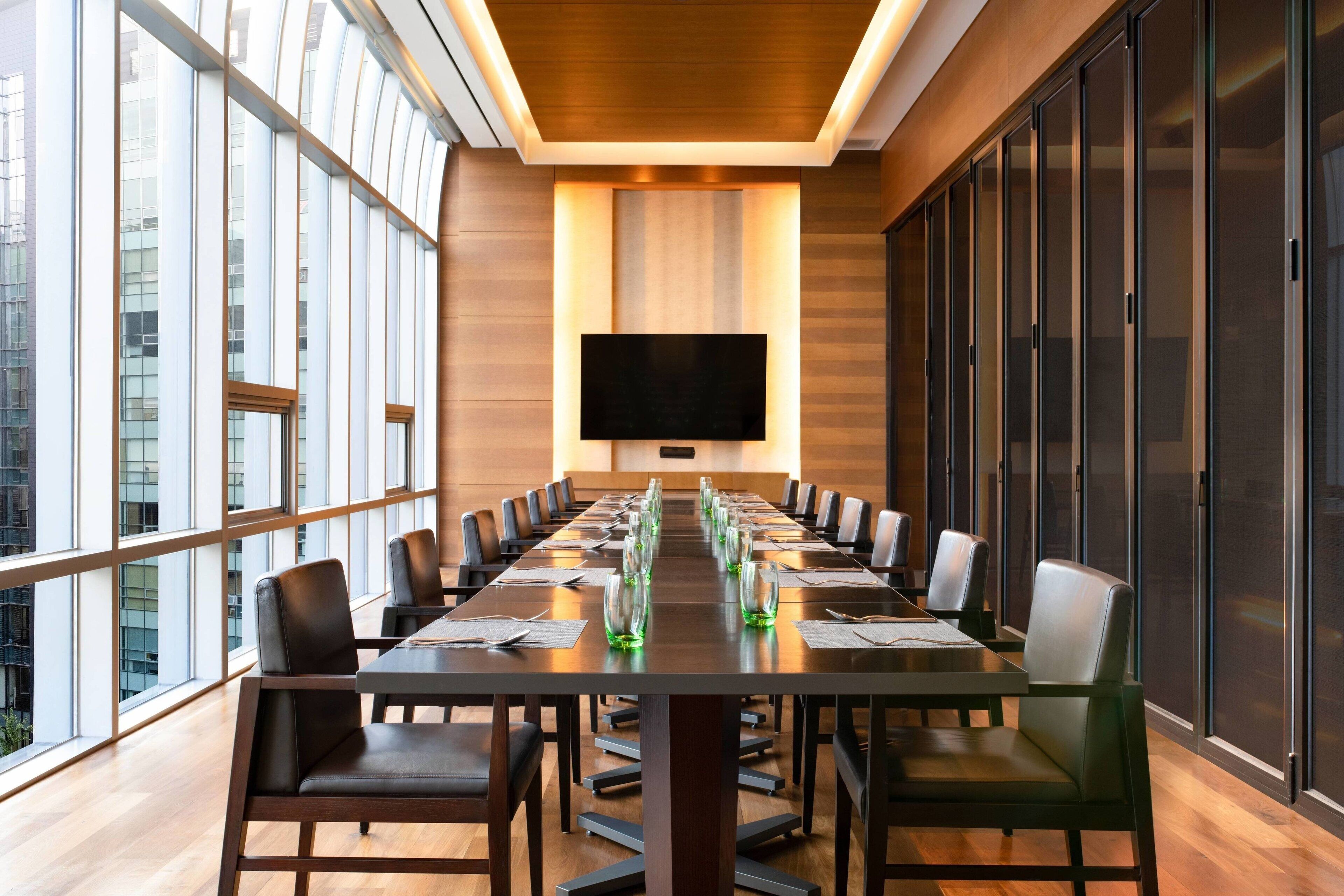 breakfast, lunch and dinner served