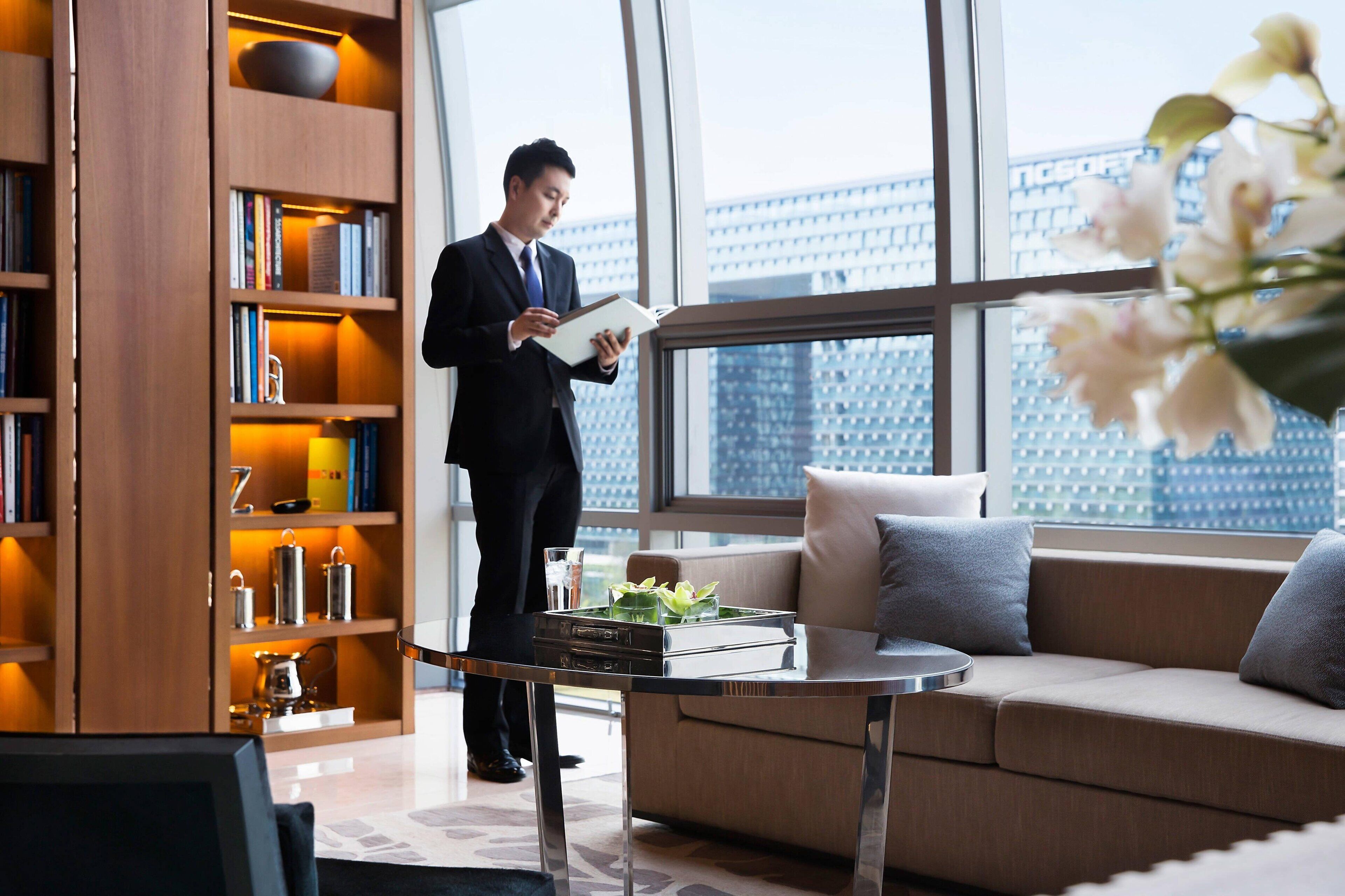 32-inch flat-screen tv with cable channels, tv