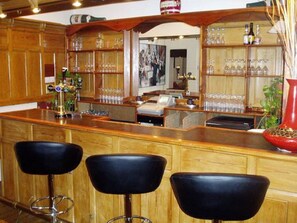 2 bars/lounges - Millgate House Hotel (Newark)