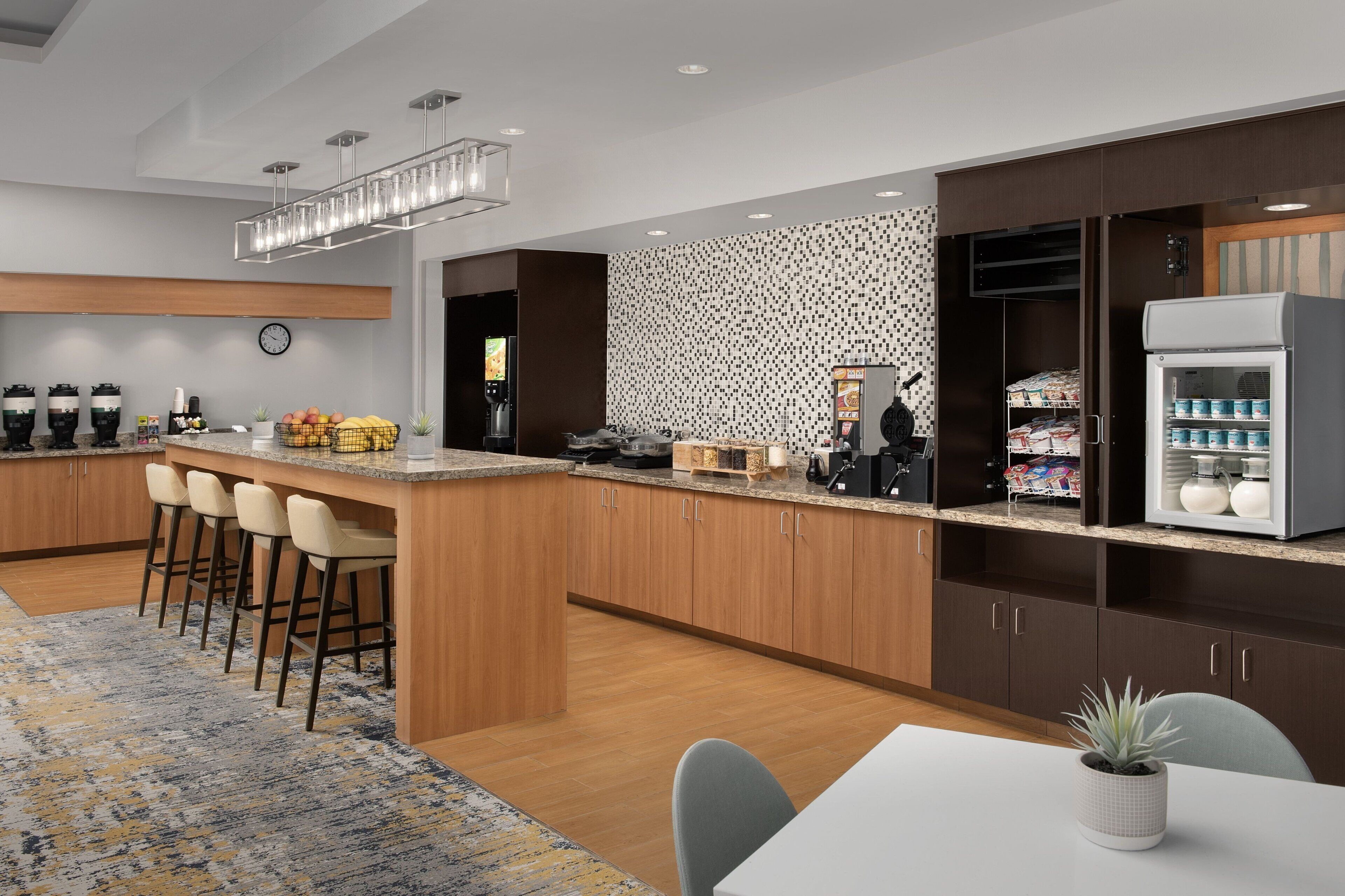 free daily continental breakfast