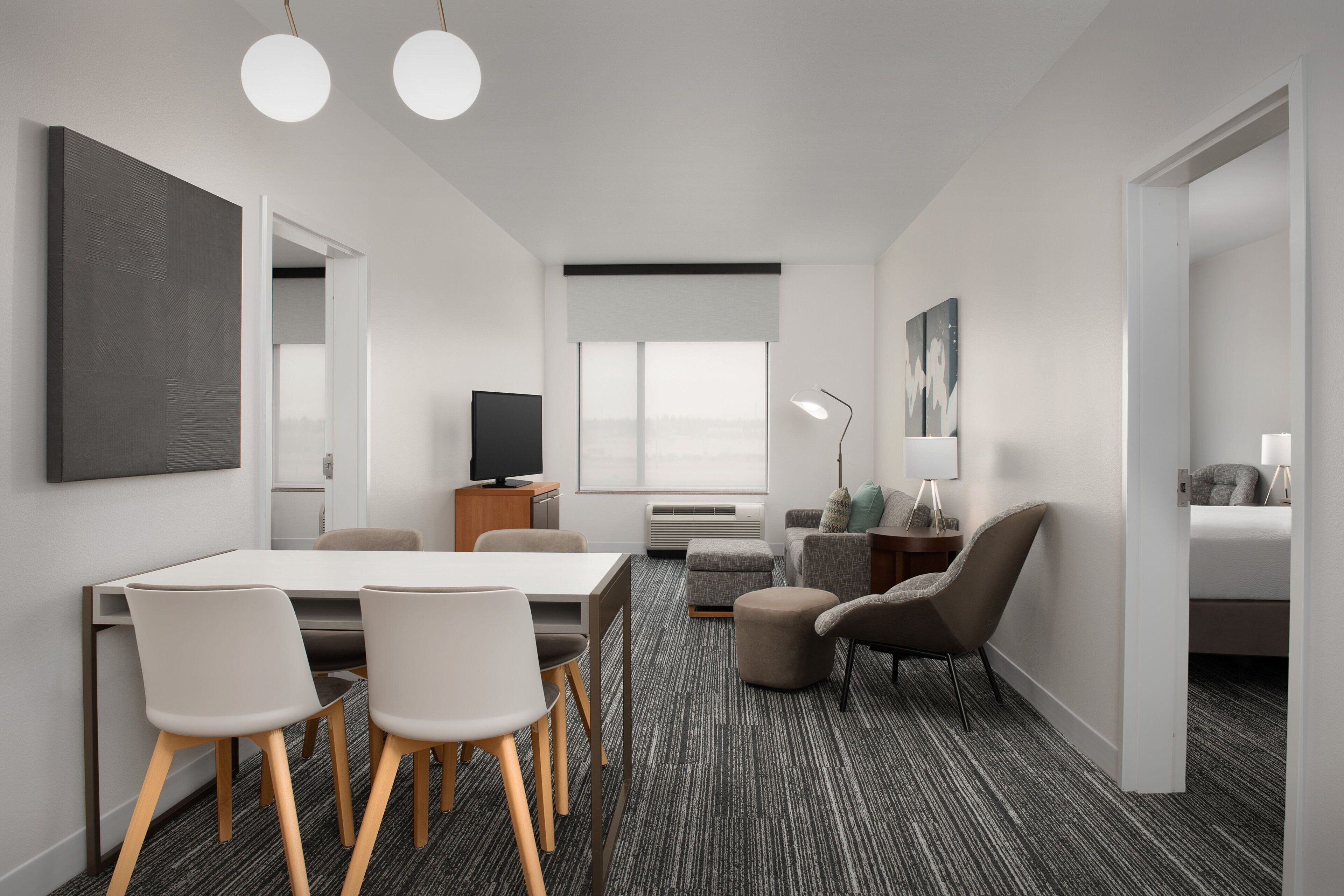 Suite, 2 Schlafzimmer | Hochwertige Bettwaren, Zimmersafe, Schreibtisch, schallisolierte Zimmer