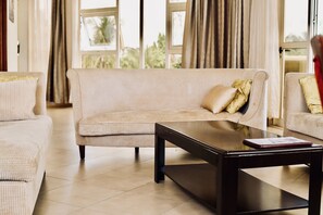 Living room - LandMark Mbezi Beach Resort (Dar es Salaam)