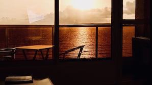 Suite superior, balcón, vista al océano | Vista desde la habitación