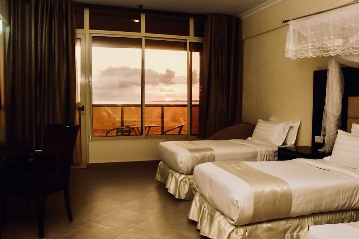 Superior Suite, Balcony, Ocean View | In-room safe, desk, blackout drapes, WiFi (free)