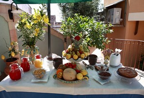 Buffet - B&B Villa Cristina (Giardini Naxos)