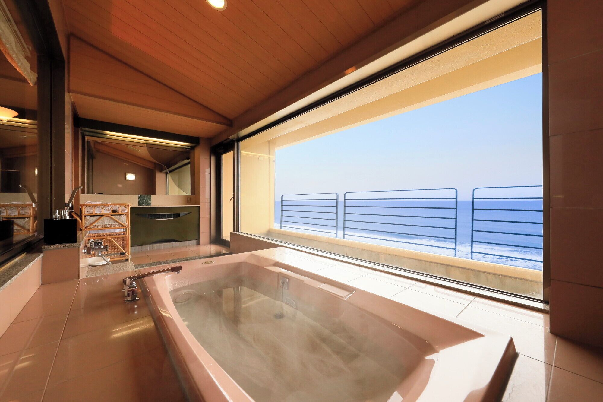 Family Room with Private Bathroom, Non Smoking | Minibar, desk, bed sheets
