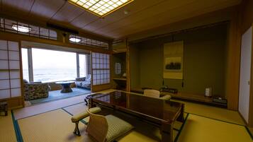 Yachiyo, Non Smoking | Minibar, desk, bed sheets
